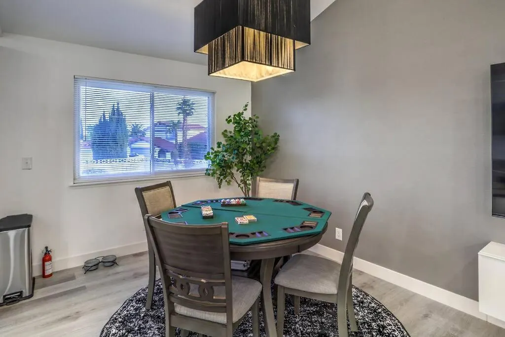 Casa Lucaccini - Gym/Pool/Spa/ Prime Location 4Br Лас-Вегас 0*,