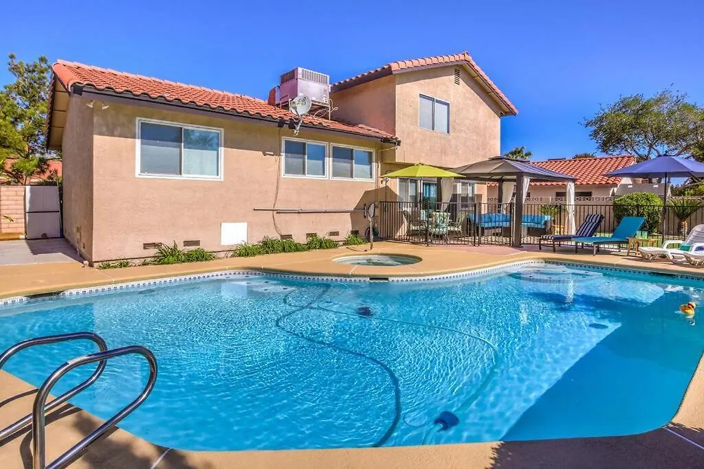 Casa Lucaccini - Gym/Pool/Spa/ Prime Location 4Br Λας Βέγκας 0*,  Ηνωμένες Πολιτείες της Αμερικής